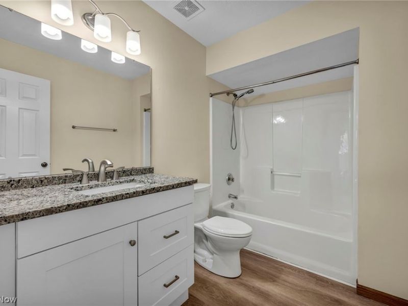 9842 Johnnycake Ridge Road, Mentor, OH 44060 Photo 20