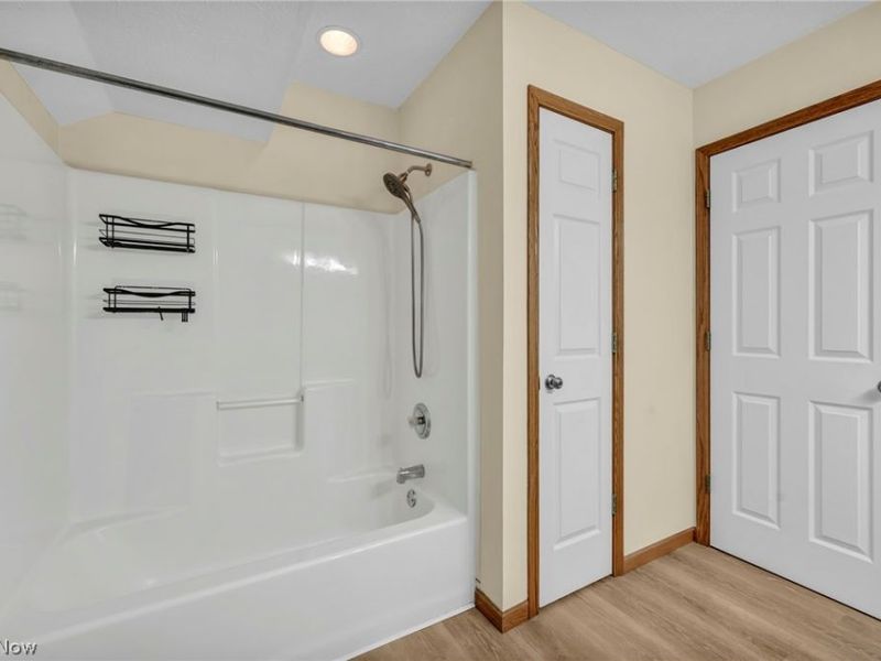 9842 Johnnycake Ridge Road, Mentor, OH 44060 Photo 26