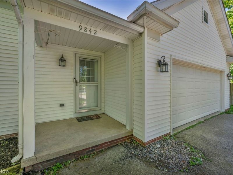 9842 Johnnycake Ridge Road, Mentor, OH 44060 Photo 4