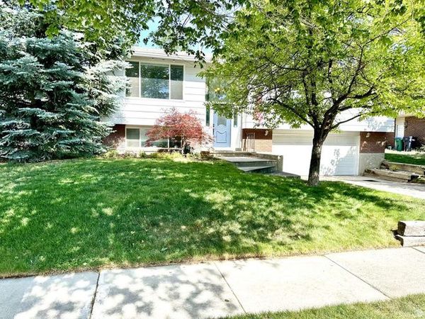 9573 S BUTTONWOOD DR , Sandy, UT 84092