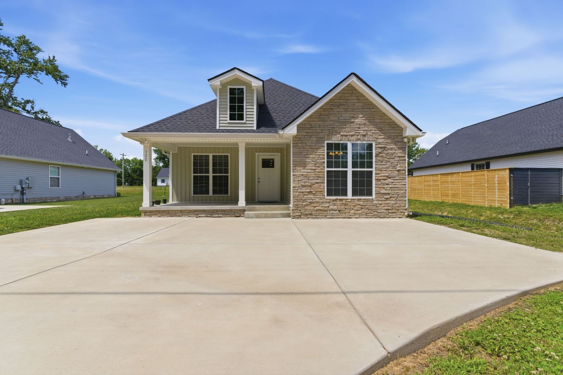 120 Mazie Dr , Lafayette, TN 37083 Main Photo