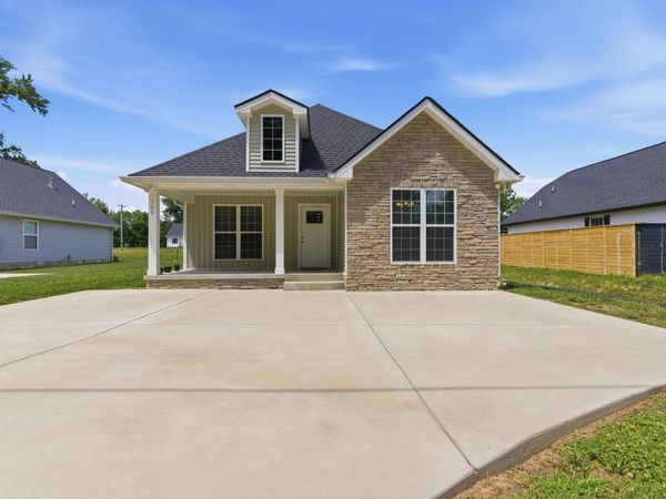 120 Mazie Dr , Lafayette, TN 37083