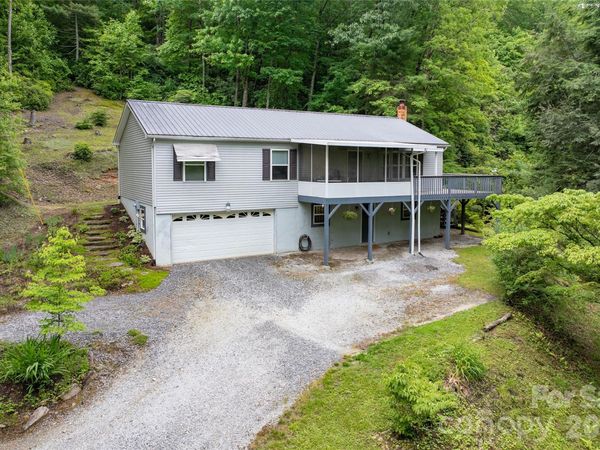 125 Round Mountain Road , Brevard, NC 28747