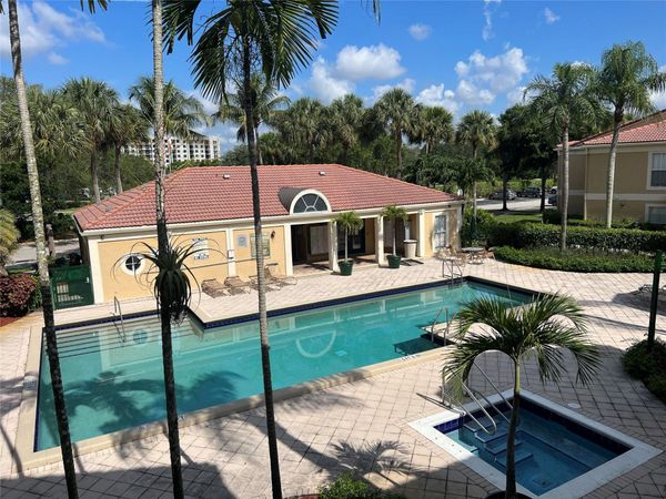 875 Riverside Drive, Unit 725, Coral Springs, FL 33071