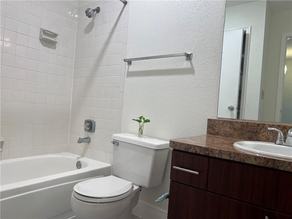 875 Riverside Drive, Unit 725, Coral Springs, FL 33071 Photo