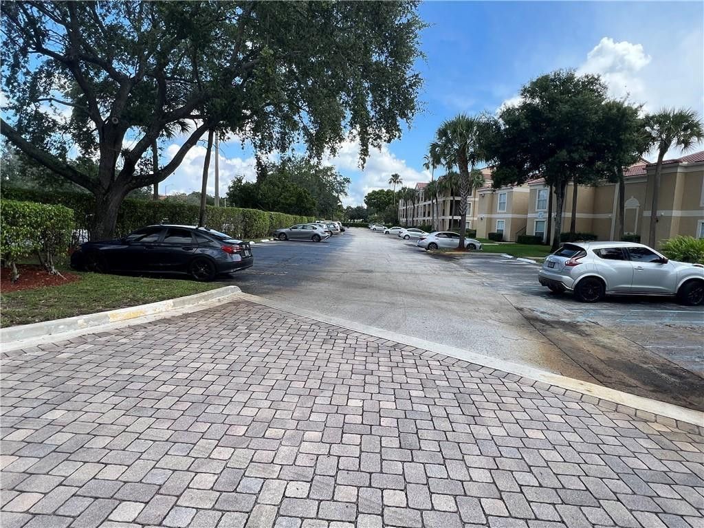 875 Riverside Drive, Unit 725, Coral Springs, FL 33071 Photo