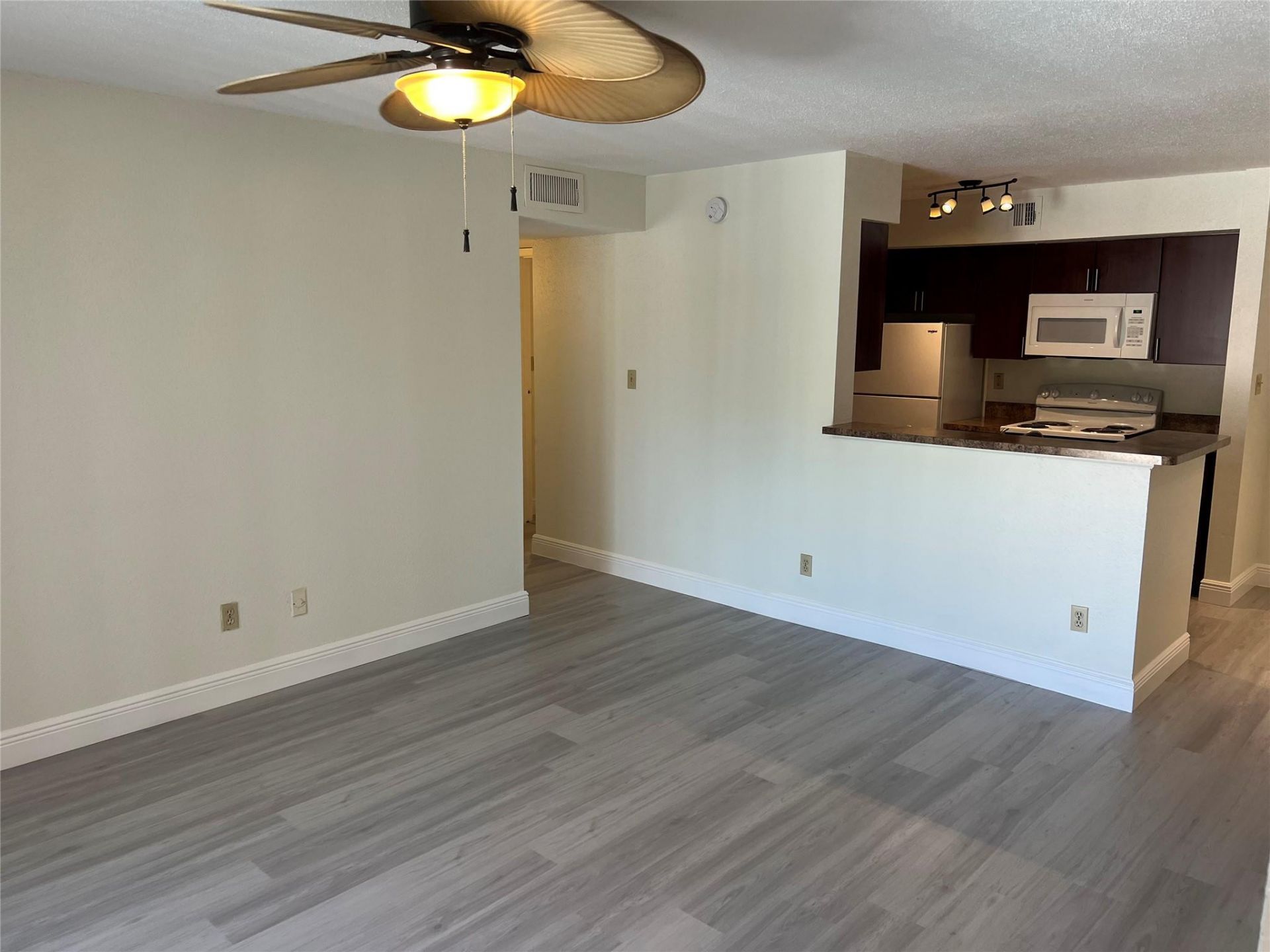 875 Riverside Drive, Unit 725, Coral Springs, FL 33071 Photo