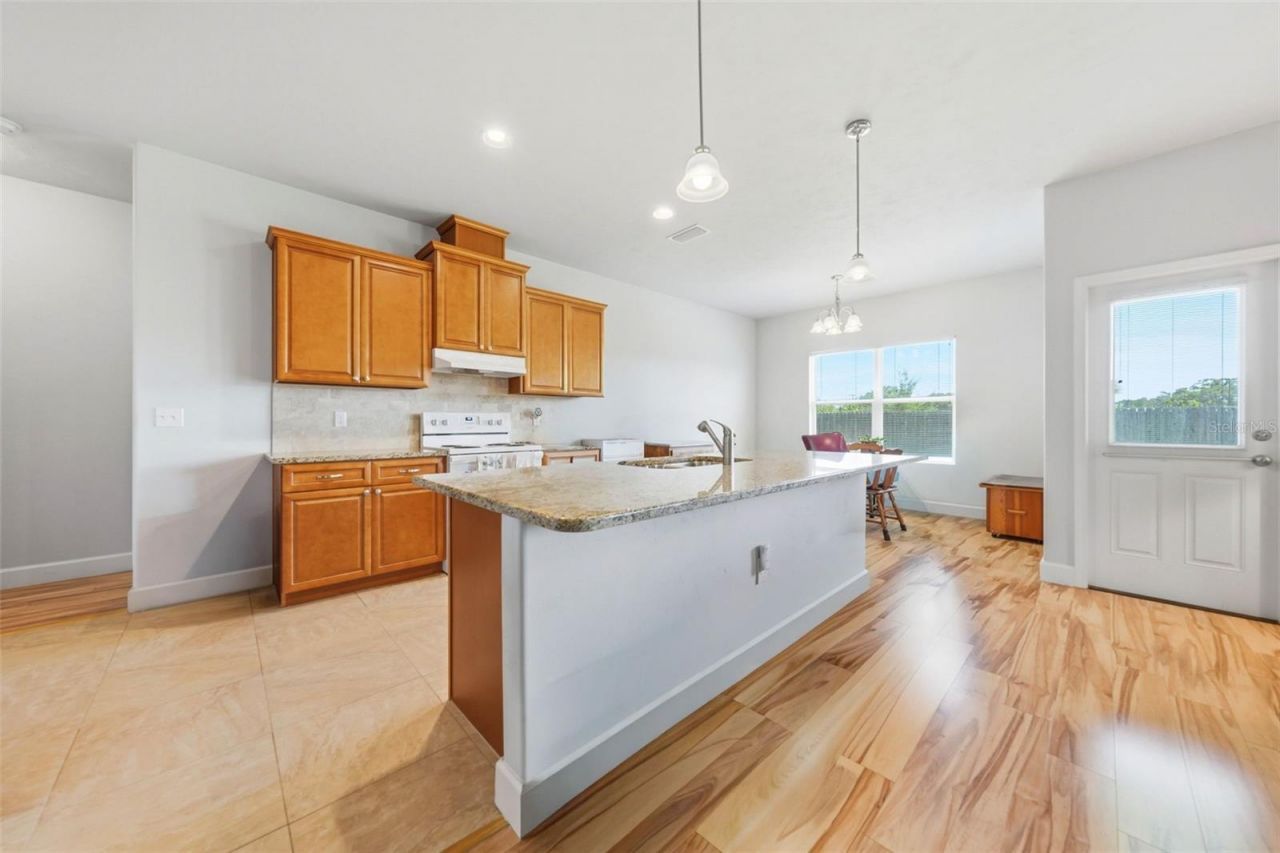 23051 NW 4th Place , Newberry, FL 32669 Photo