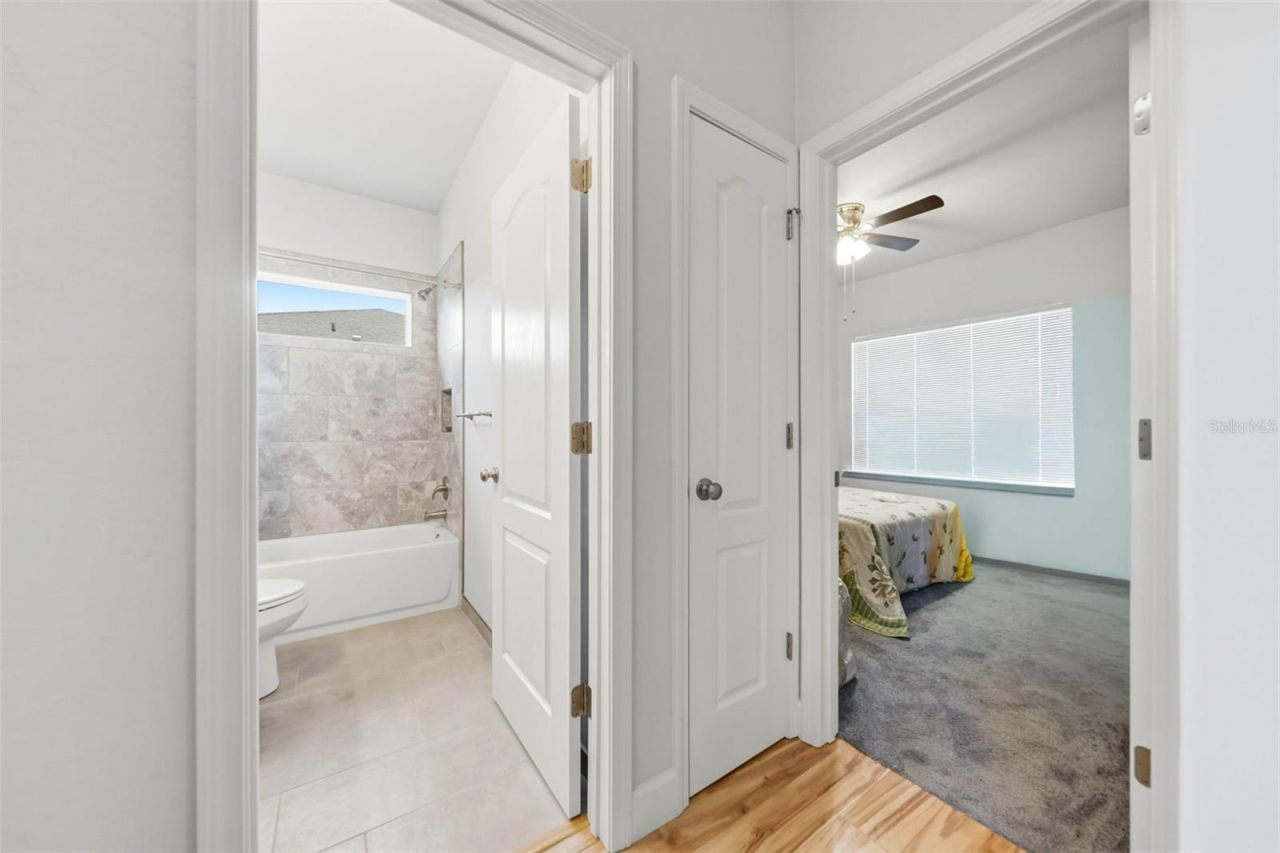 23051 NW 4th Place , Newberry, FL 32669 Photo