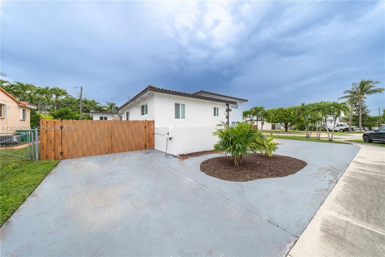 1900 SW 83rd Ave , Miami, FL 33155 Photo
