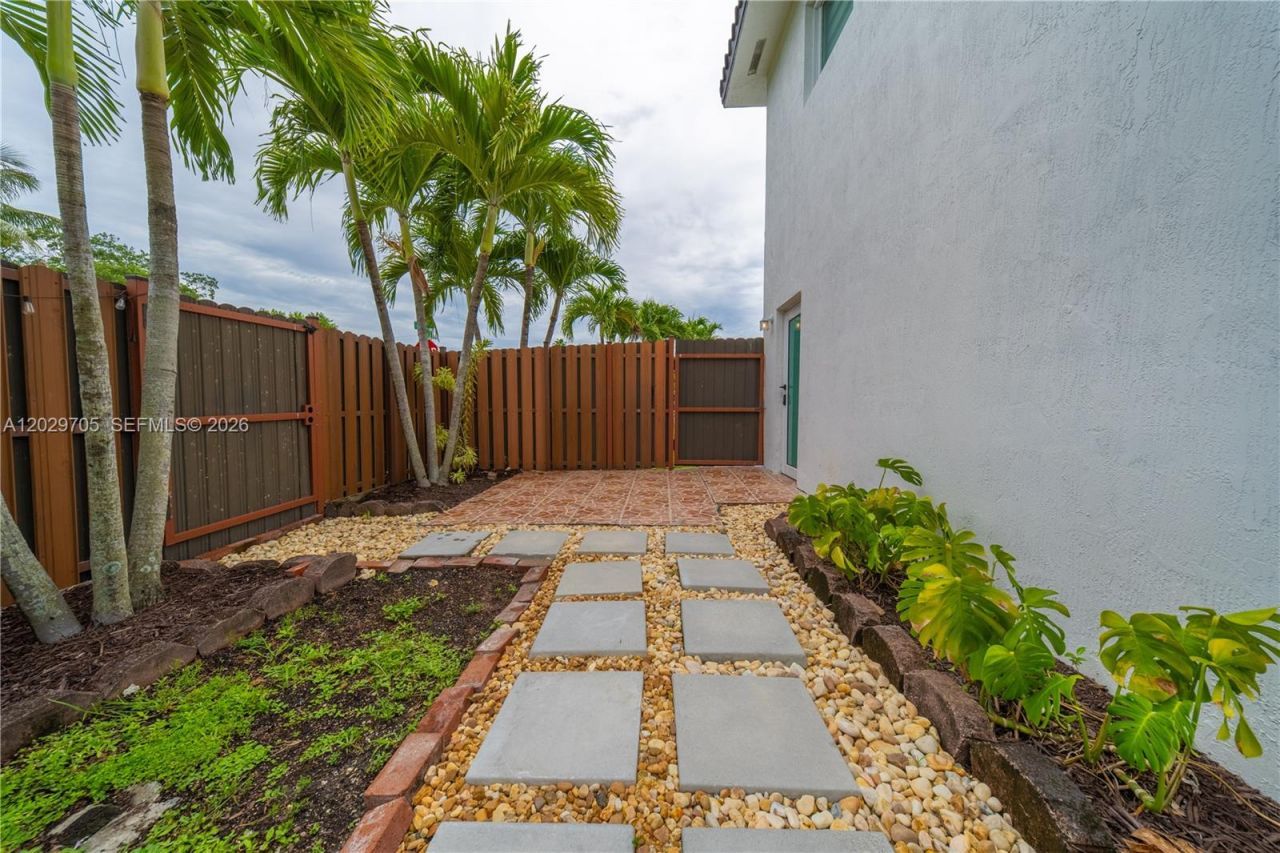 1900 SW 83rd Ave , Miami, FL 33155 Photo