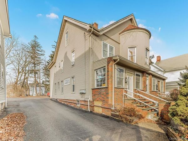 7 Sproat Street , Middletown, NY 10940