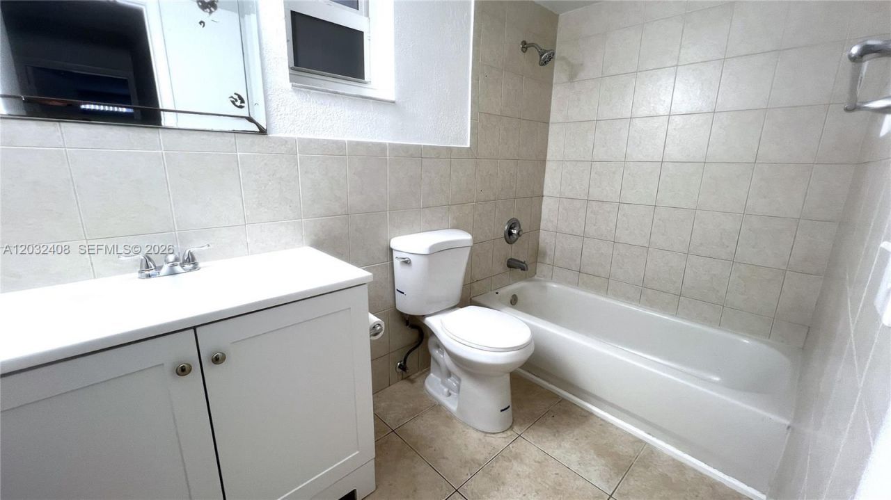 505 NW 177th St , Unit 121, Miami Gardens, FL 33169 Photo