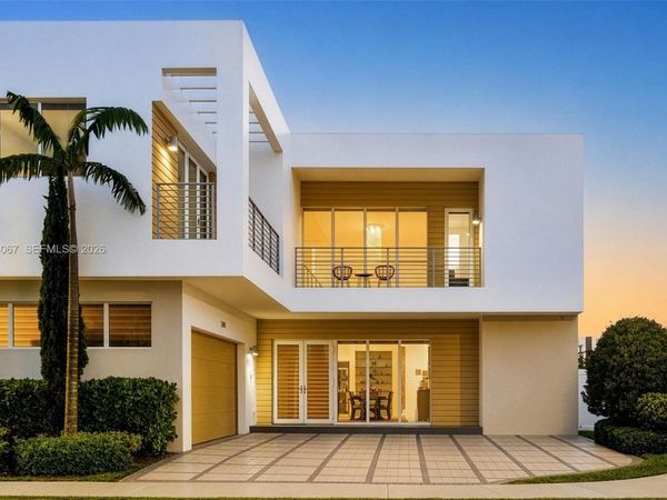 7472 NW 100th Ave, Doral, FL 33178