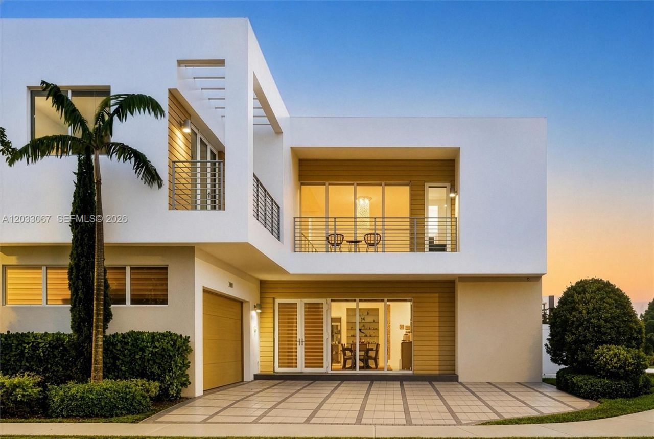 7472 NW 100th Ave, Doral, FL 33178 Photo