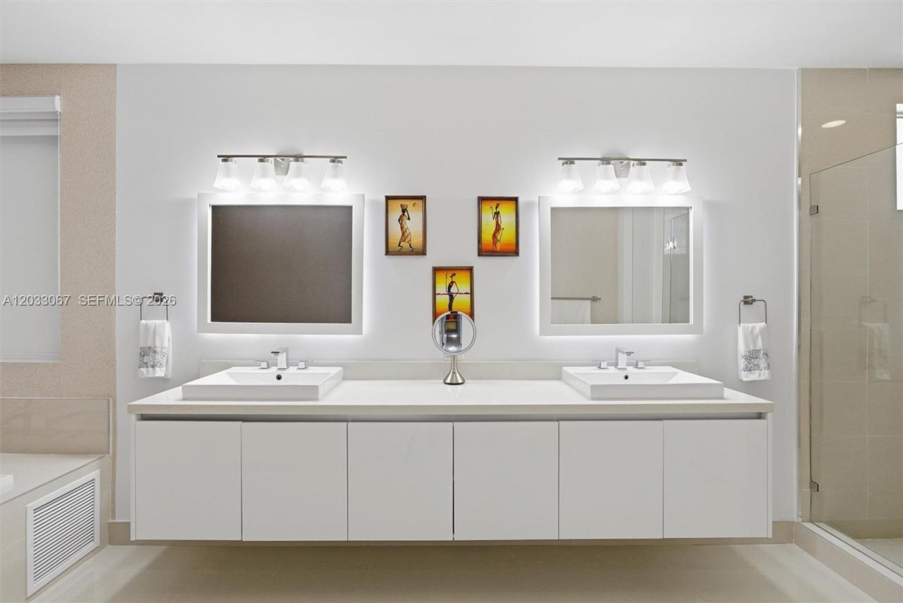 7472 NW 100th Ave, Doral, FL 33178 Photo