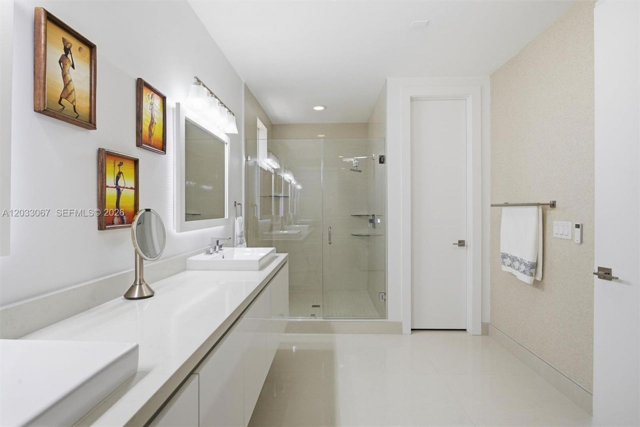 7472 NW 100th Ave, Doral, FL 33178 Photo
