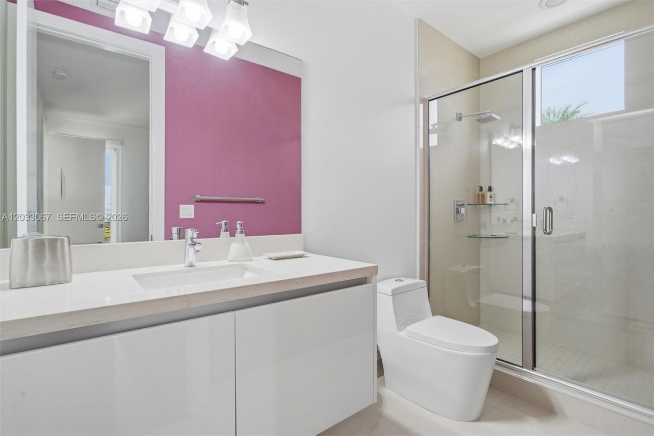 7472 NW 100th Ave, Doral, FL 33178 Photo
