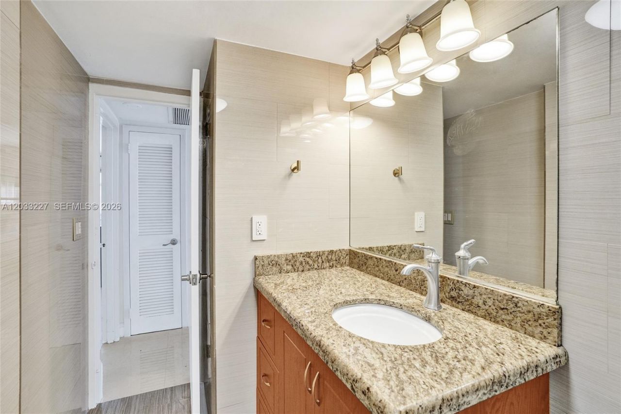 2030 S Ocean Dr , Unit 821, Hallandale Beach, FL 33009 Photo