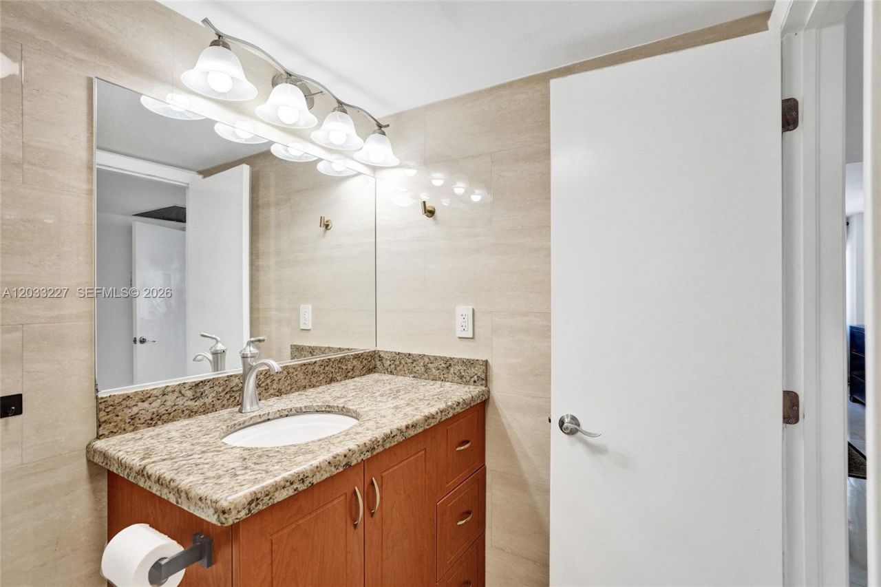2030 S Ocean Dr , Unit 821, Hallandale Beach, FL 33009 Photo