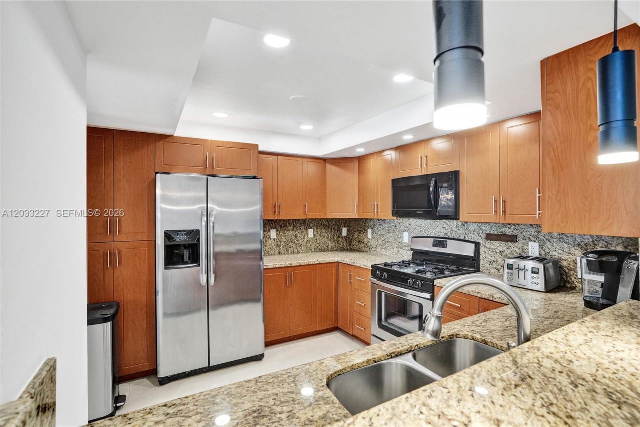 2030 S Ocean Dr , Unit 821, Hallandale Beach, FL 33009 Photo