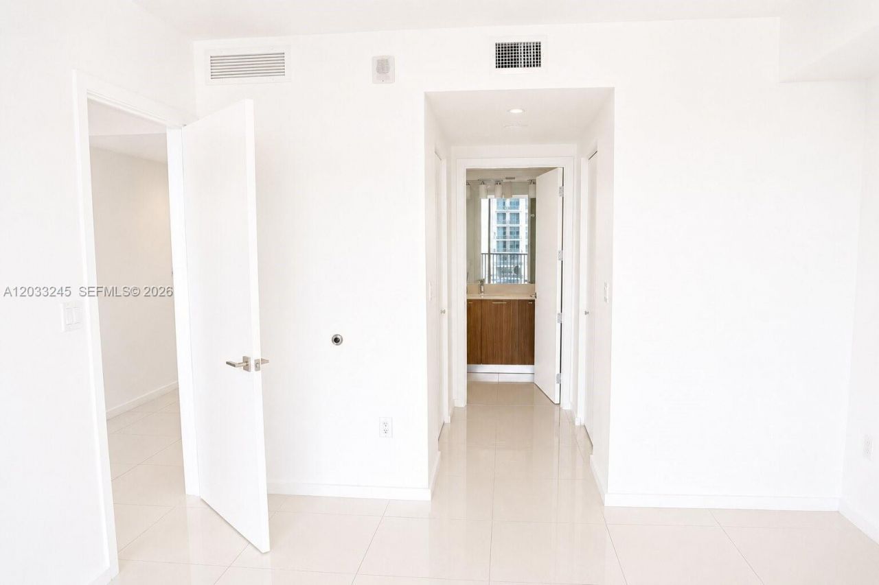 5300 Paseo Blvd , Unit 1701, Doral, FL 33166 Photo