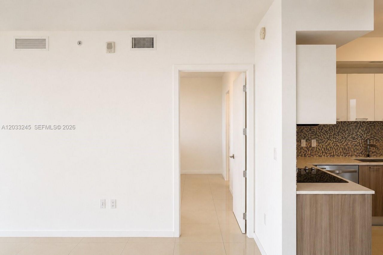 5300 Paseo Blvd , Unit 1701, Doral, FL 33166 Photo