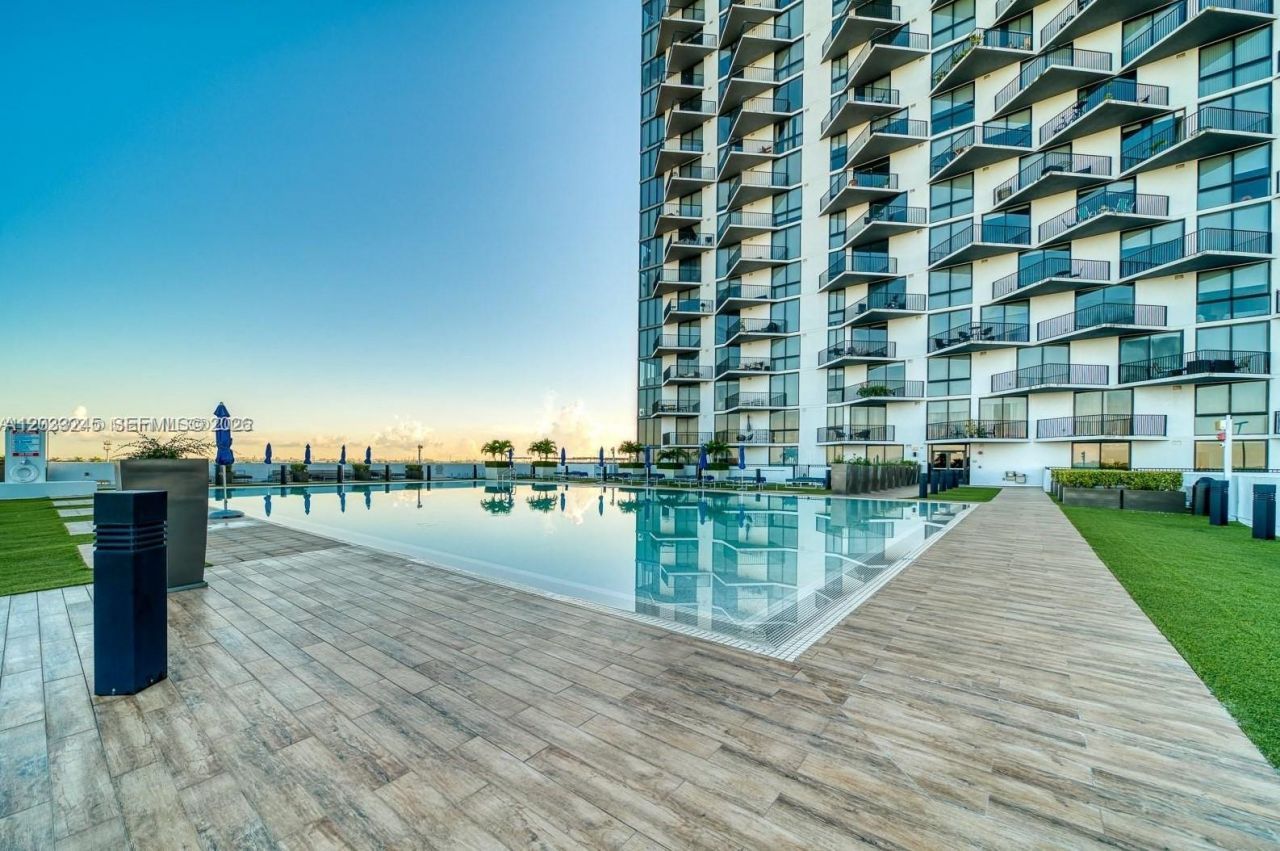 5300 Paseo Blvd , Unit 1701, Doral, FL 33166 Photo