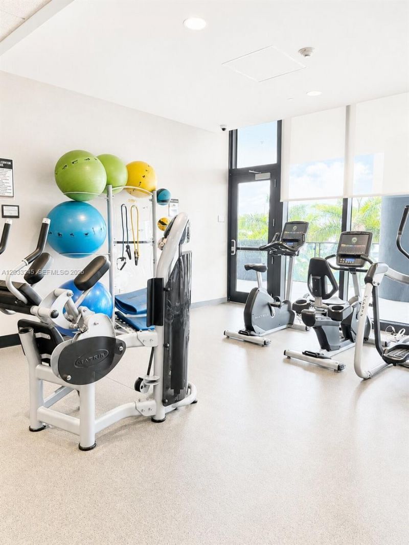 5300 Paseo Blvd , Unit 1701, Doral, FL 33166 Photo