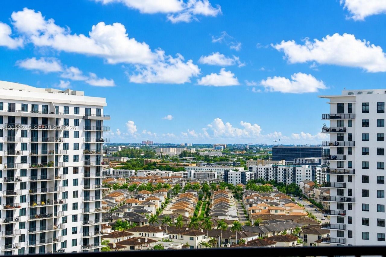 5300 Paseo Blvd , Unit 1701, Doral, FL 33166 Photo