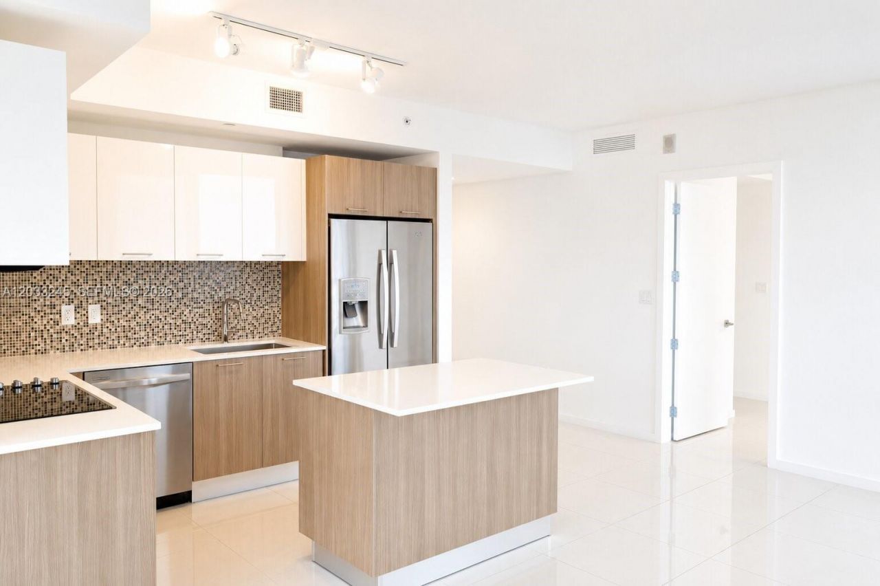 5300 Paseo Blvd , Unit 1701, Doral, FL 33166 Photo