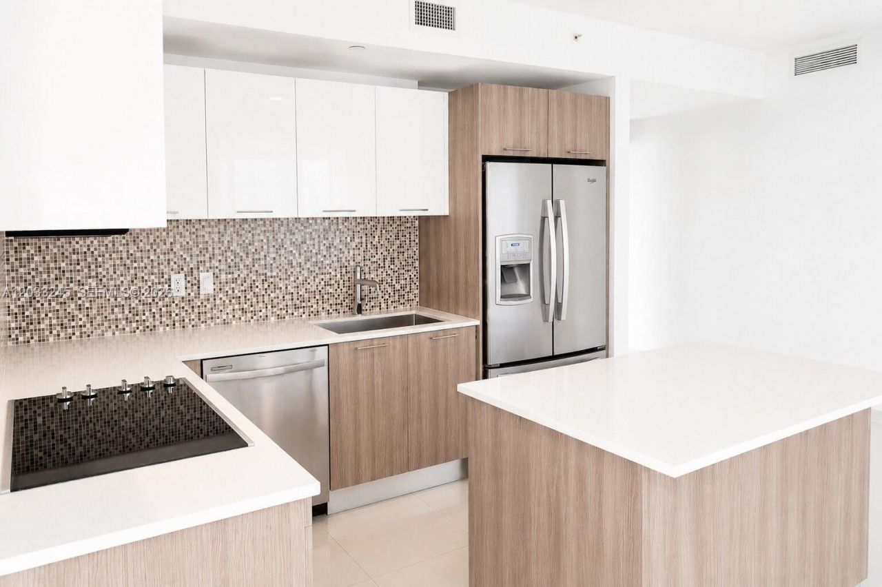 5300 Paseo Blvd , Unit 1701, Doral, FL 33166 Photo
