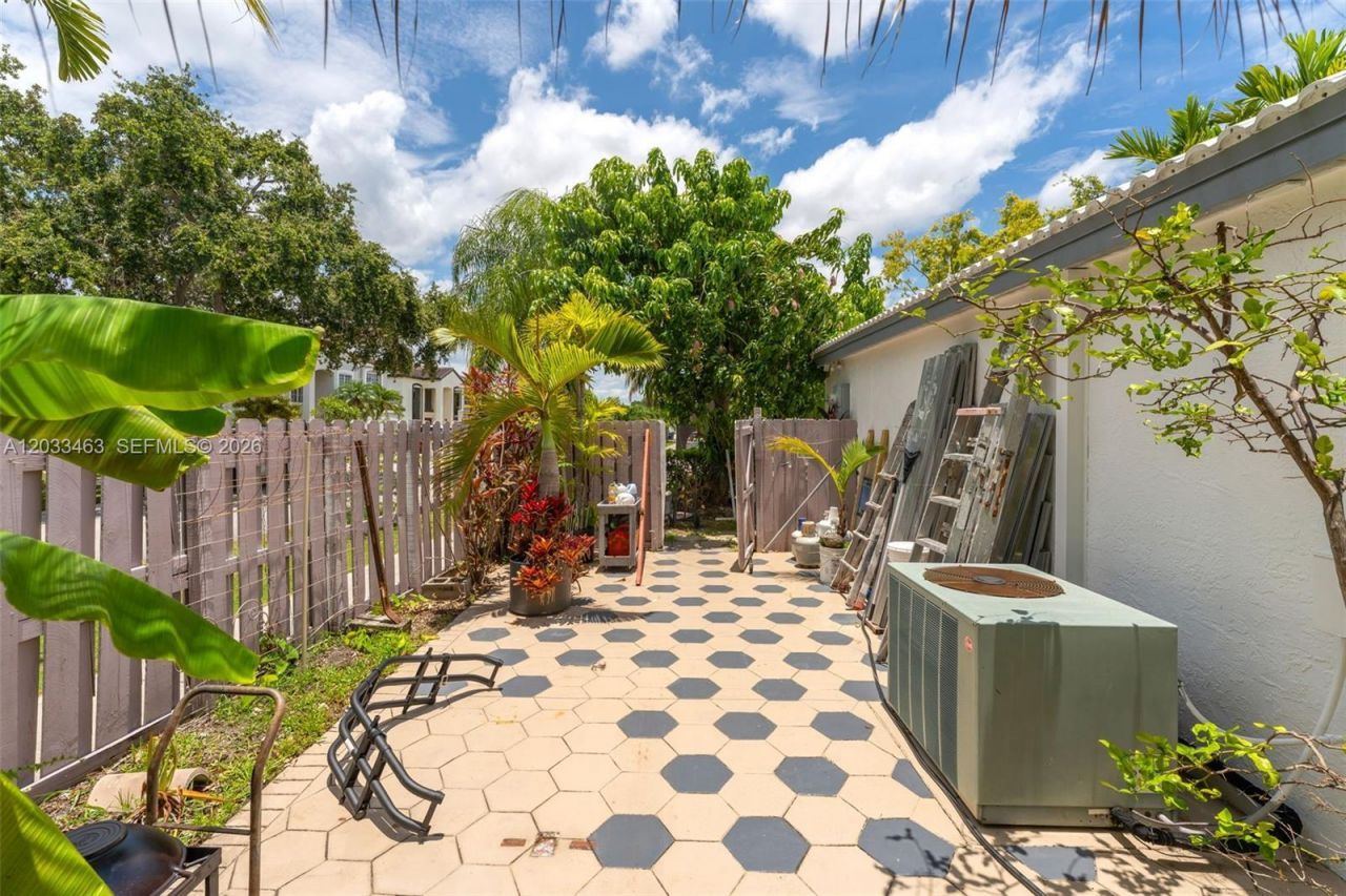 15640 SW 98th St, Miami, FL 33196 Photo