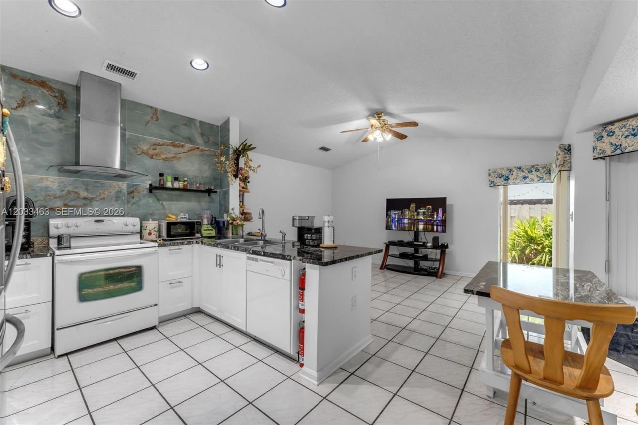 15640 SW 98th St, Miami, FL 33196 Photo