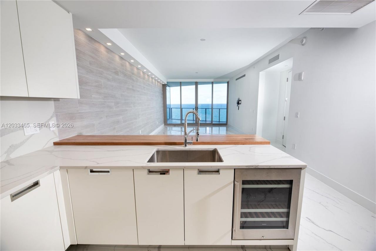 15701 E Collins , Unit 1403, Sunny Isles Beach, FL 33160 Photo