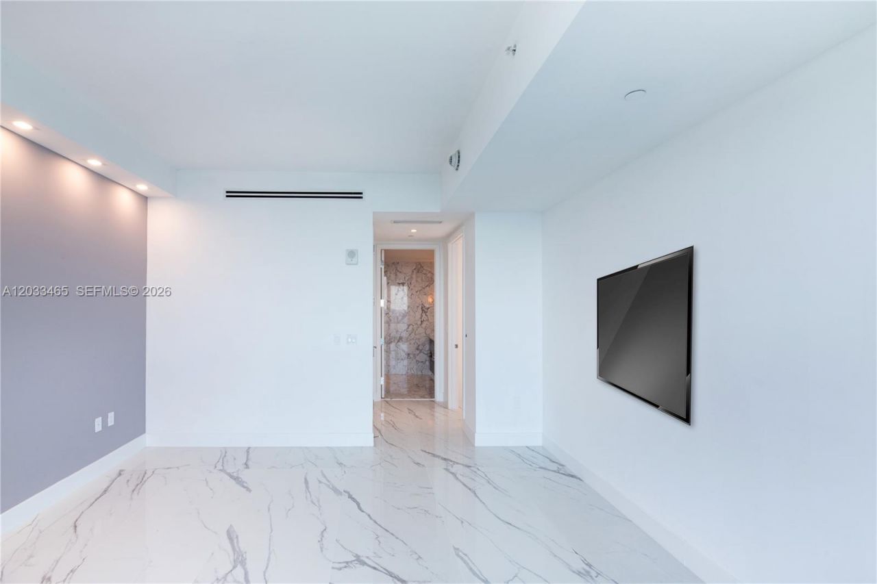 15701 E Collins , Unit 1403, Sunny Isles Beach, FL 33160 Photo