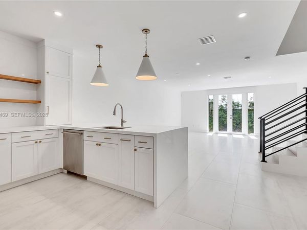 3384 Day Ave , Unit 3384, Miami, FL 33133