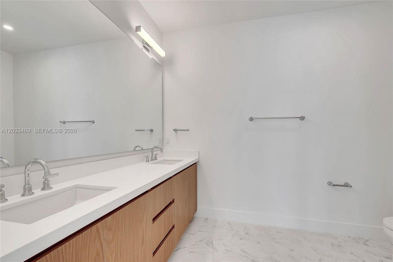 3384 Day Ave , Unit 3384, Miami, FL 33133 Photo