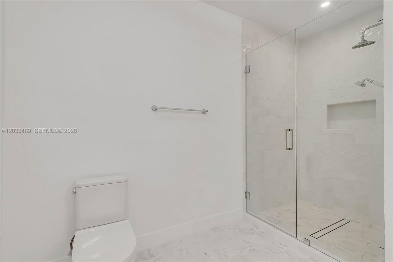 3384 Day Ave , Unit 3384, Miami, FL 33133 Photo