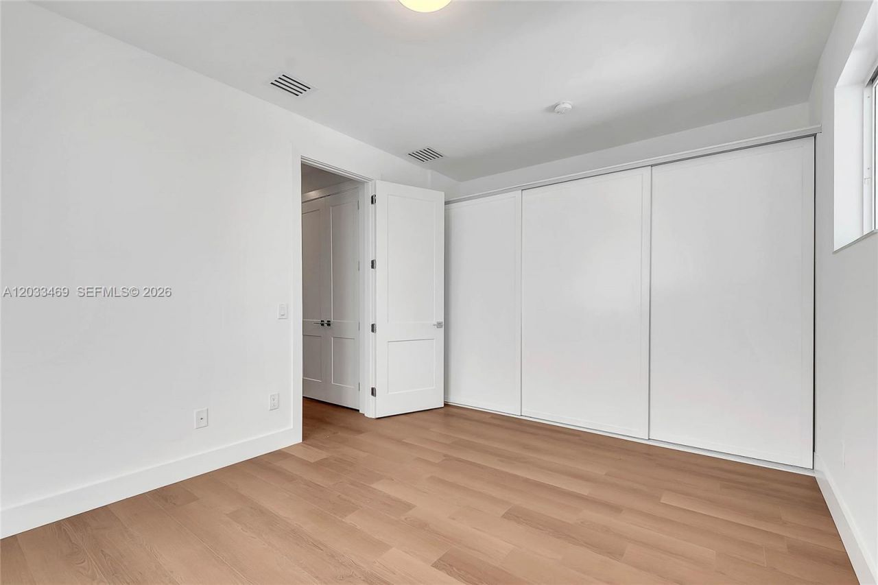 3384 Day Ave , Unit 3384, Miami, FL 33133 Photo