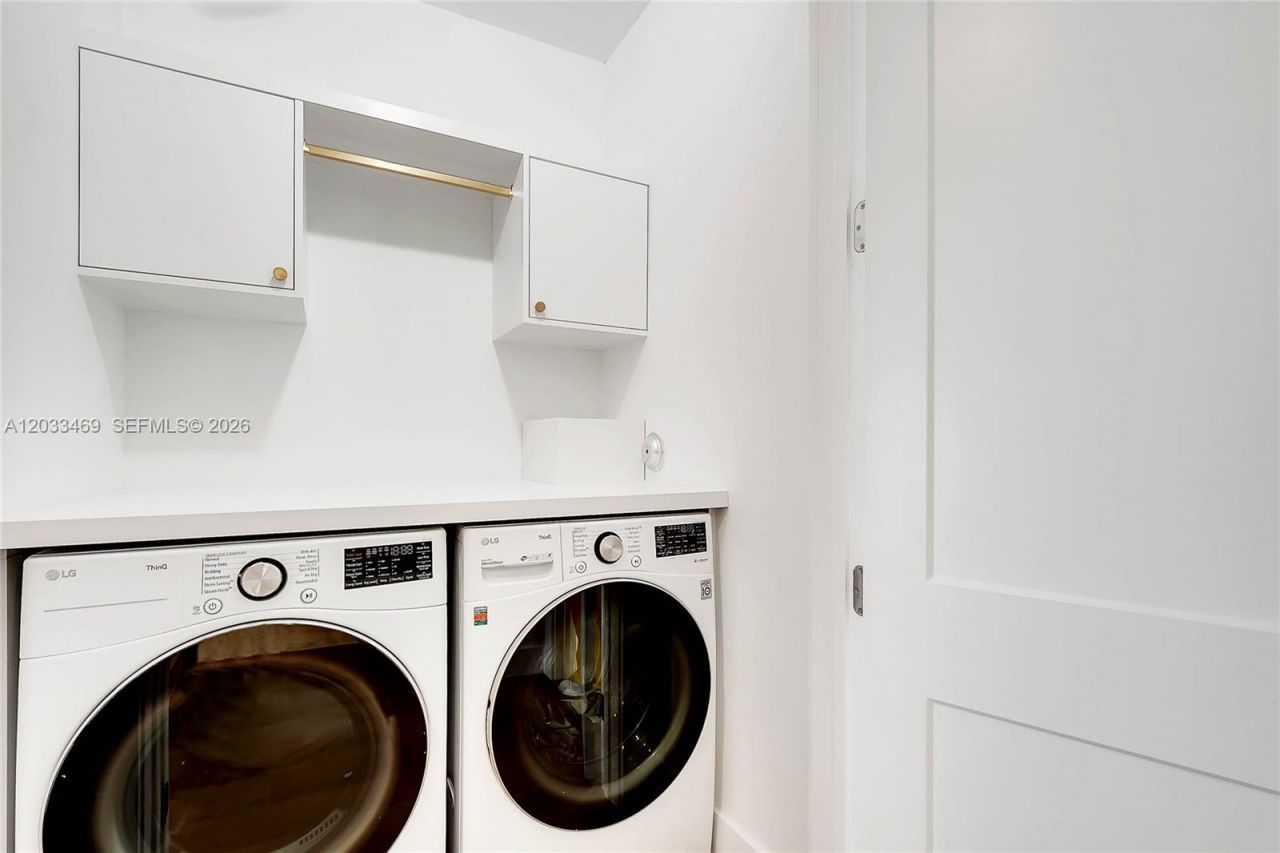 3384 Day Ave , Unit 3384, Miami, FL 33133 Photo