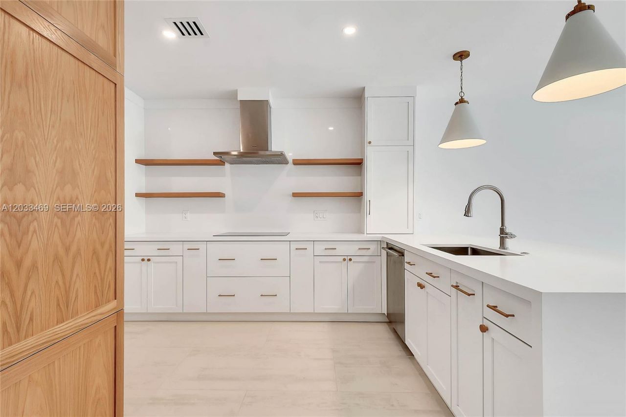 3384 Day Ave , Unit 3384, Miami, FL 33133 Photo
