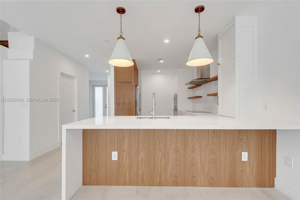 3384 Day Ave , Unit 3384, Miami, FL 33133 Photo