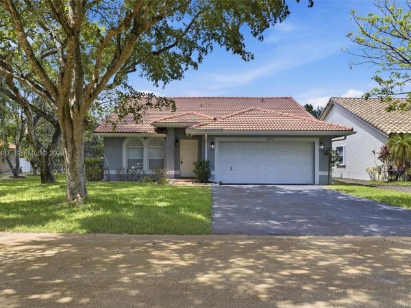 10633 NW 32nd Ct , Coral Springs, FL 33065