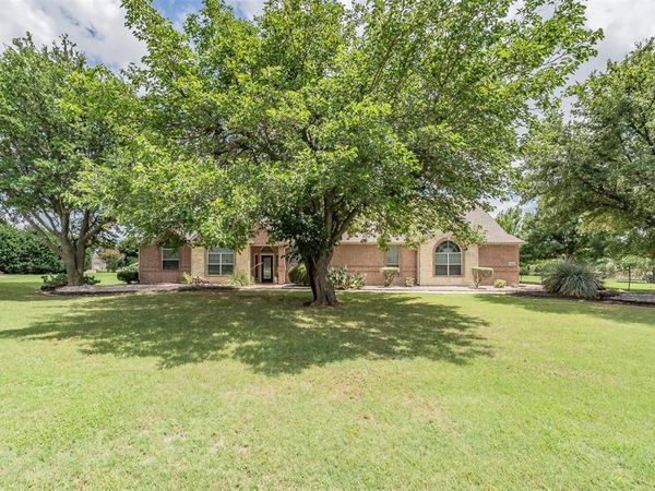 1049 Van Zandt Court, Haslet, TX 76052