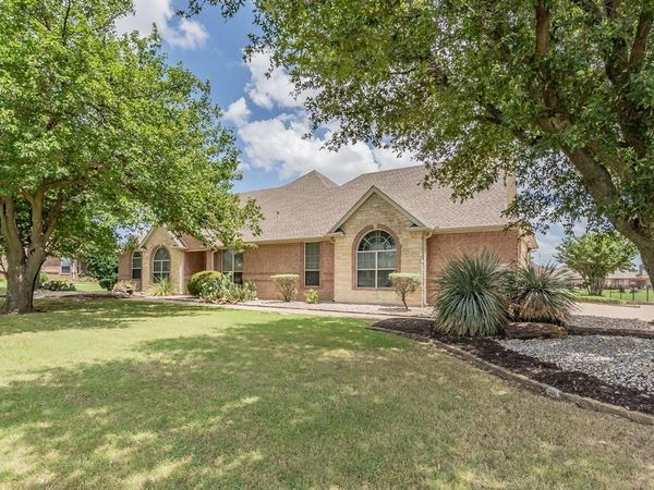 1049 Van Zandt Court, Haslet, TX 76052