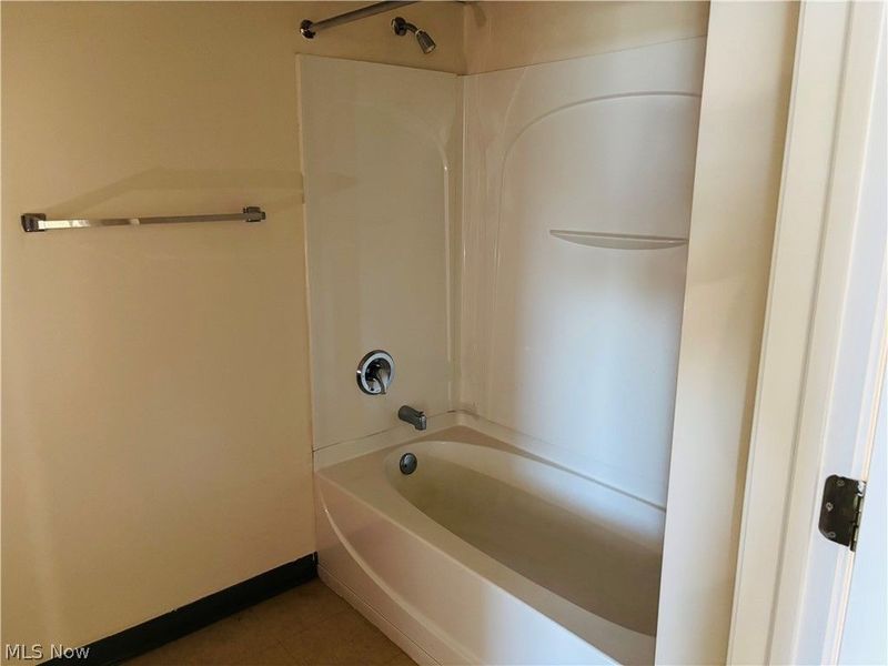 5644 Broadway Avenue, Unit 603, Cleveland, OH 44127 Photo 8