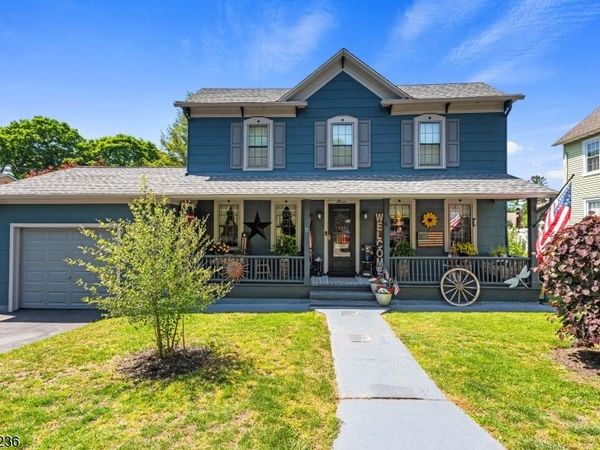 11 New St, Stanhope, NJ 07874