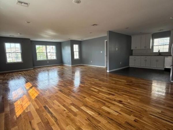 546 S Park St, Elizabeth, NJ 07206