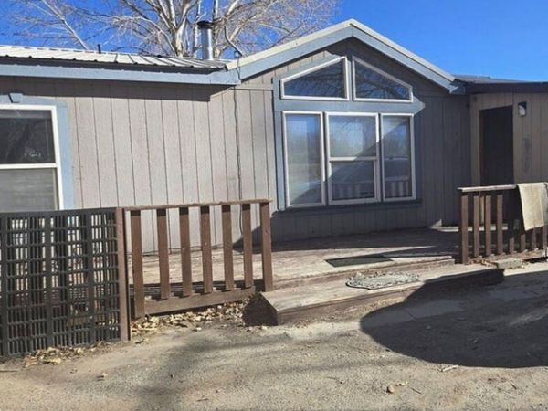 406 W Crowell Field Road, Round Mountain, NV 89045